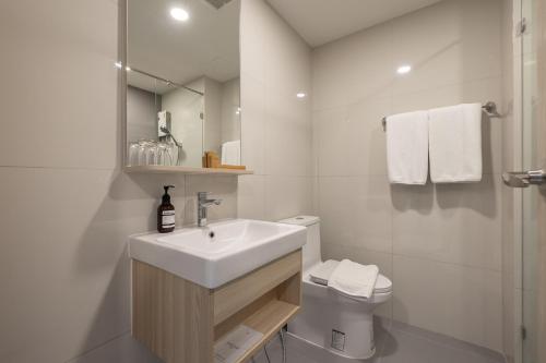 salaya one hotel and service apartment