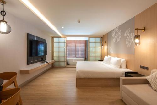salaya one hotel and service apartment