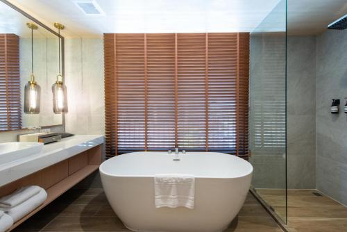 salaya one hotel and service apartment