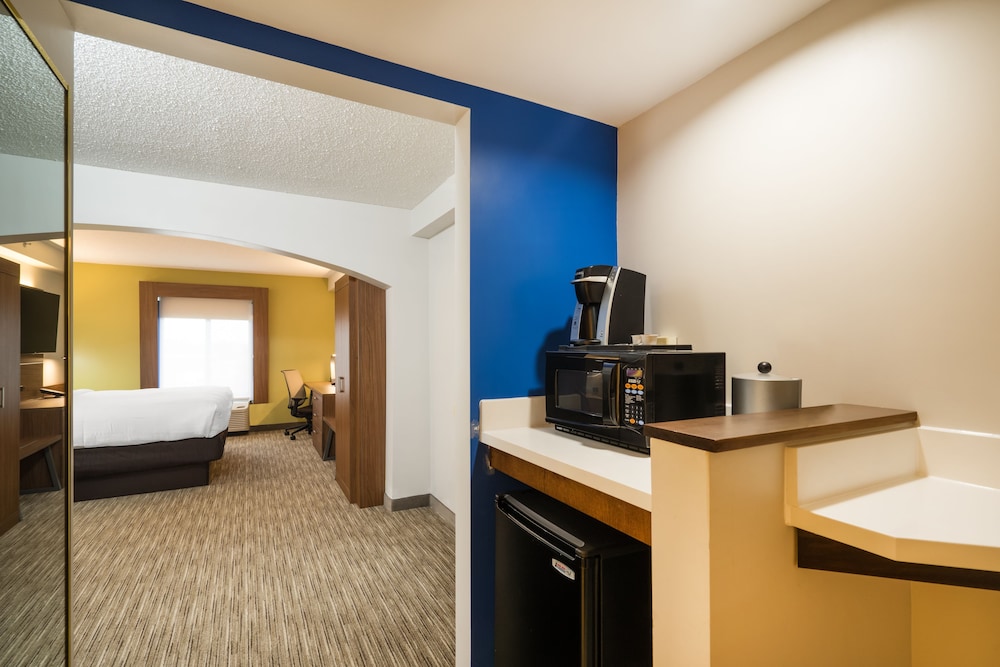 holiday inn express hotel and suites louisville east by ihg