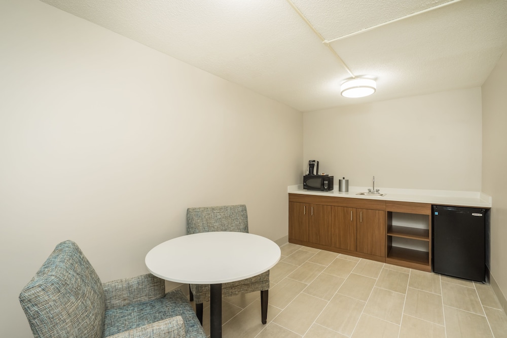 holiday inn express hotel and suites louisville east by ihg