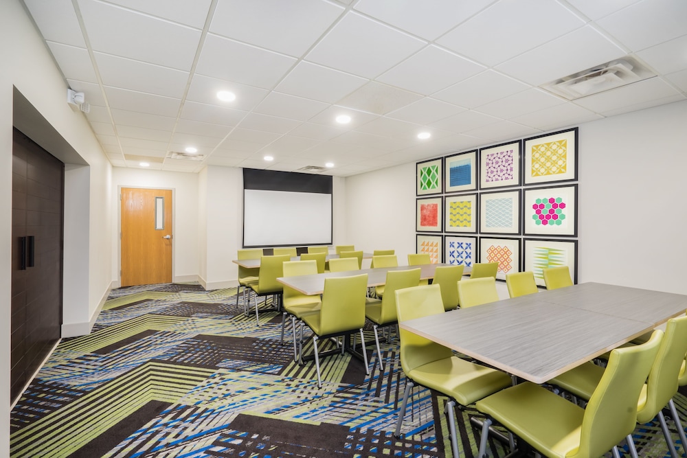 holiday inn express hotel and suites louisville east by ihg