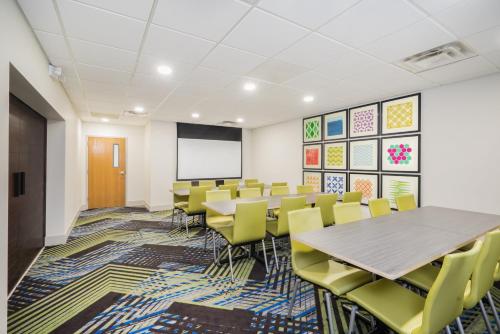 holiday inn express hotel and suites louisville east by ihg
