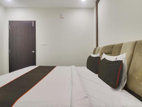 Collection O Rb Grand @ Kompally,,3 star