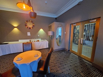 Oyo Ivy Hotel,29 Scarborough Avenue,3 star