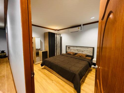private rooms in phatumwan near siam samyan chula