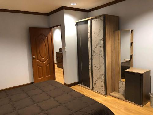 private rooms in phatumwan near siam samyan chula