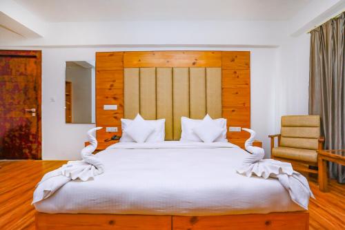 hotel sky desert