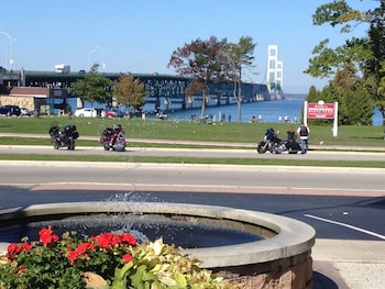 parkside inn bridgeview
