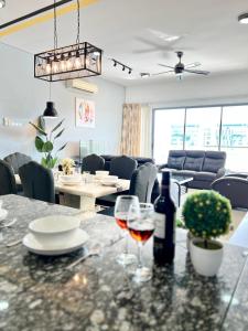aj suites loft imago kk