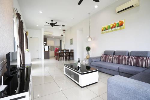 aj suites loft imago kk