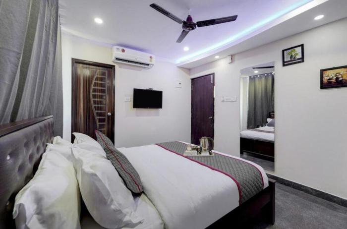 redfox hotel near us biometric