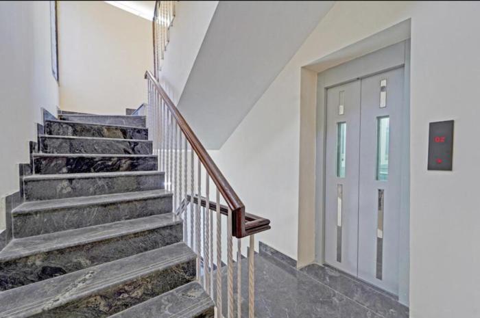 redfox hotel near us biometric