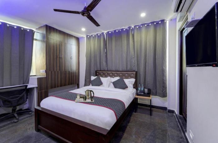 redfox hotel near us biometric