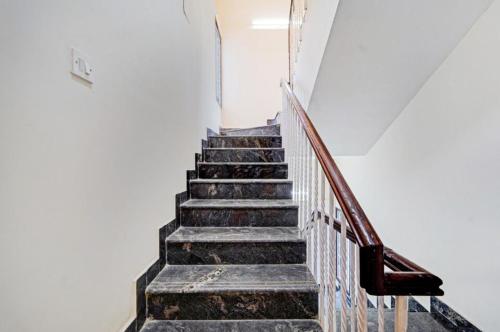 Redfox Hotel - Near Us Biometric,,4 star