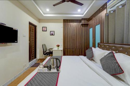 redfox hotel near us biometric