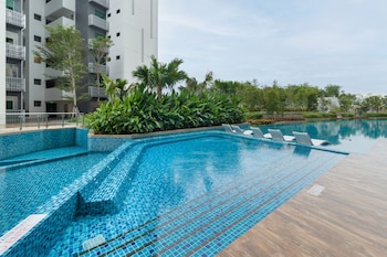Greenfield Residence At Bandar Sunway,,4 star