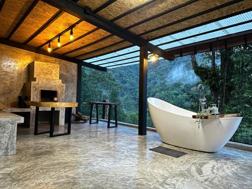 Hi Land Forest View,,4 star