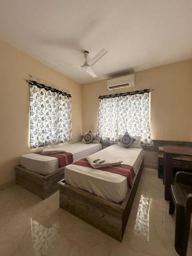 Ostro Inn Newtown,,3 star