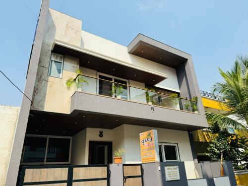 Krishna Home Stay,,4 star