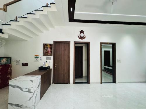 Krishna Home Stay,,4 star