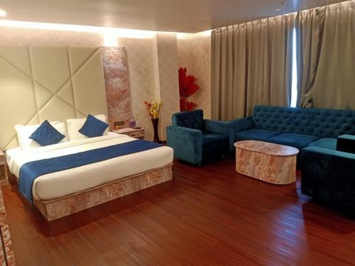 The Emerald Hotel & Siya Milan Banquets,,3 star