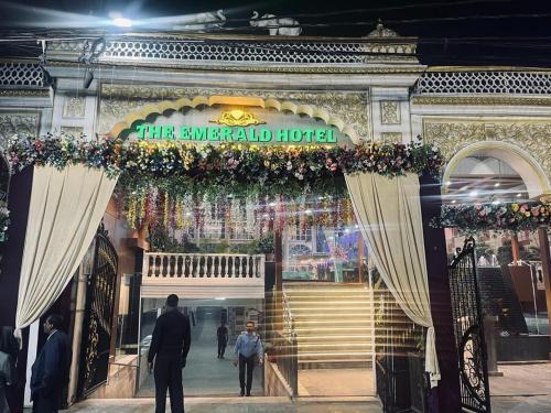 the emerald hotel and siya milan banquets