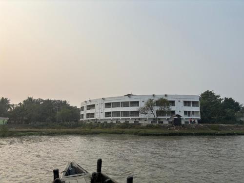 ichhamati hotel and restaurant