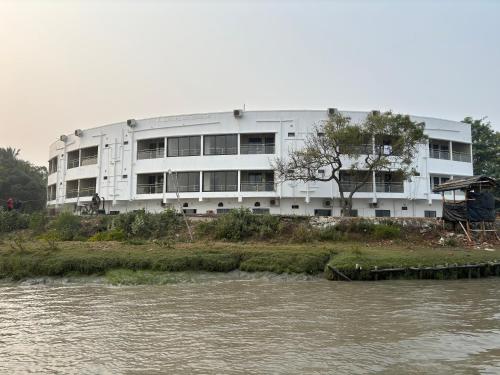 ichhamati hotel and restaurant