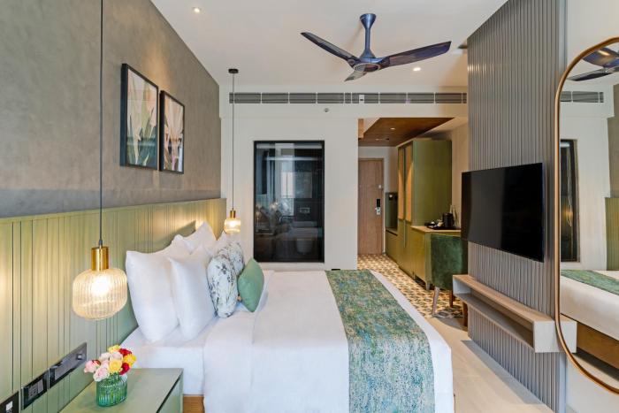 flora misty falls athirappilly