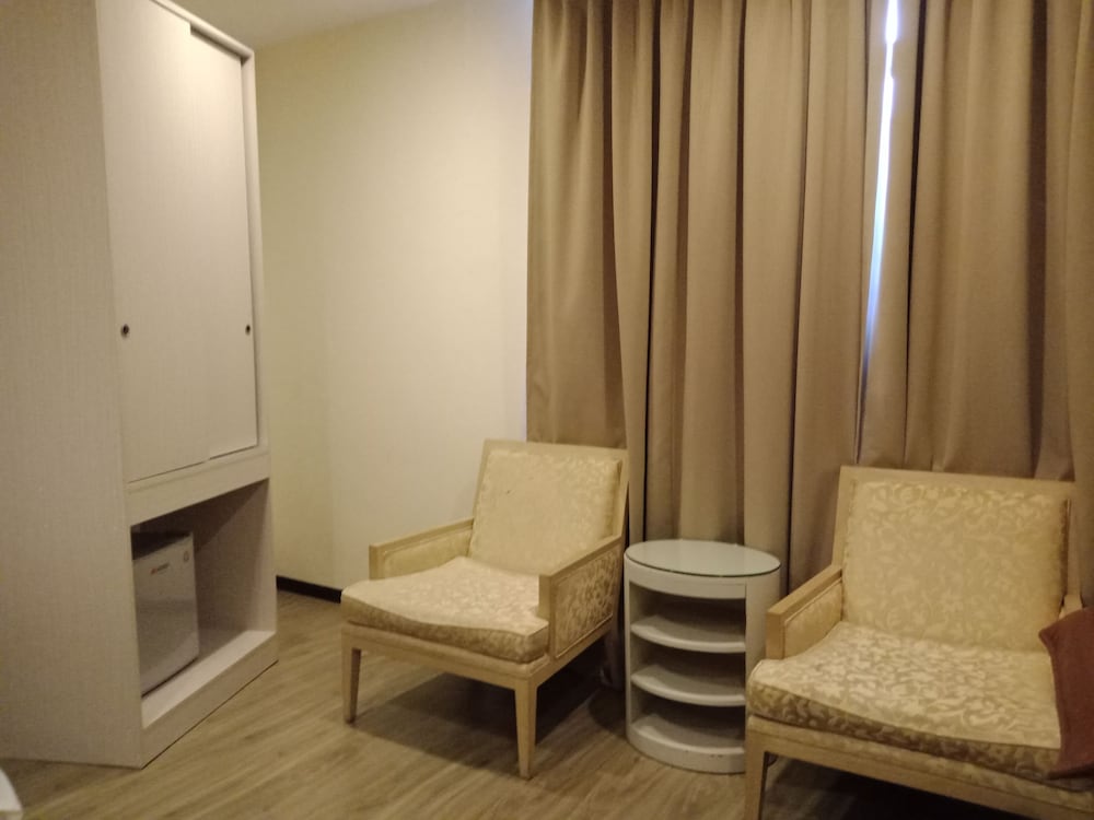 seeds hotel cheras taman bukit segar