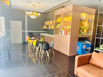 Smile Hotel Klang Bukit Tinggi,,2 star