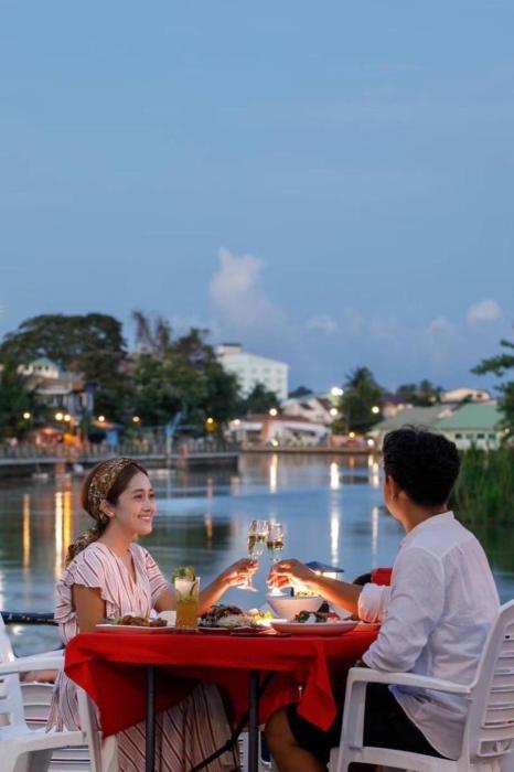 river hotel pattani