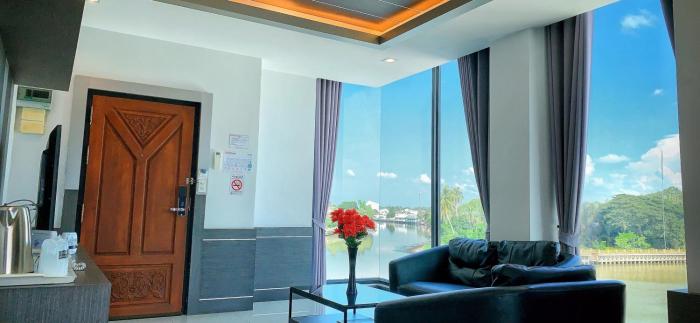 river hotel pattani