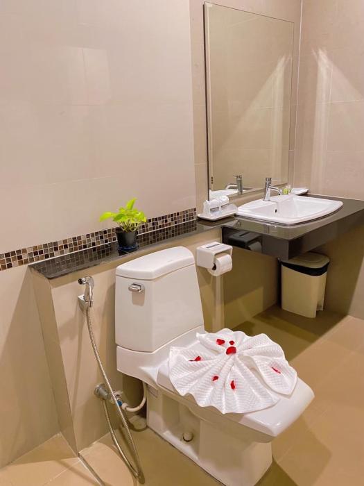 river hotel pattani