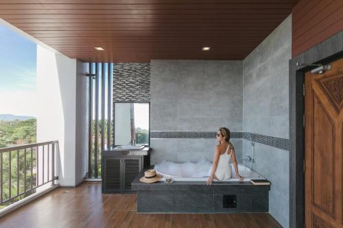 river hotel pattani