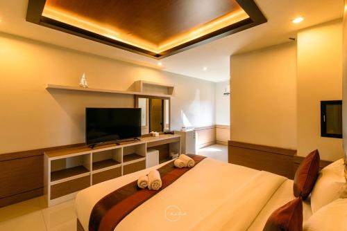 river hotel pattani