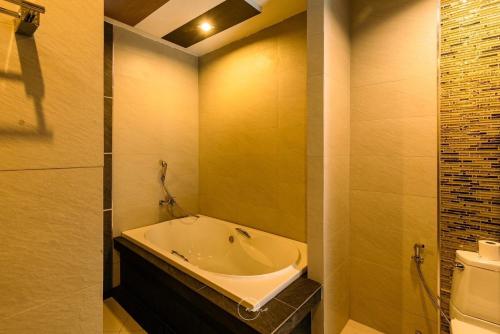 river hotel pattani