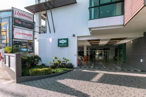 River Hotel Pattani,,2 star