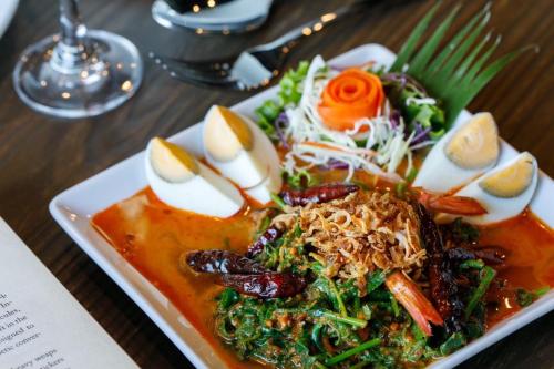 river hotel pattani