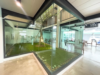 V1 Boutique Hotel,,3 star