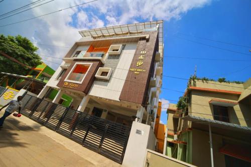 cm stays service apartment near chennai airport pallavaram