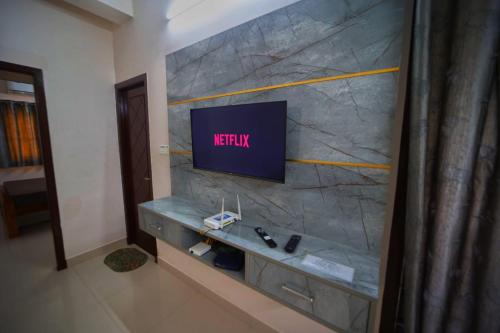 cm stays service apartment near chennai airport pallavaram