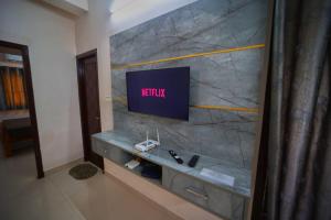 cm stays service apartment near chennai airport pallavaram