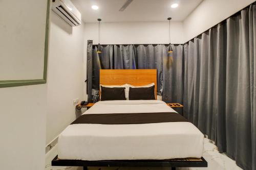 Super Townhouse Rcc Hotel Banjara Hills,,3 star