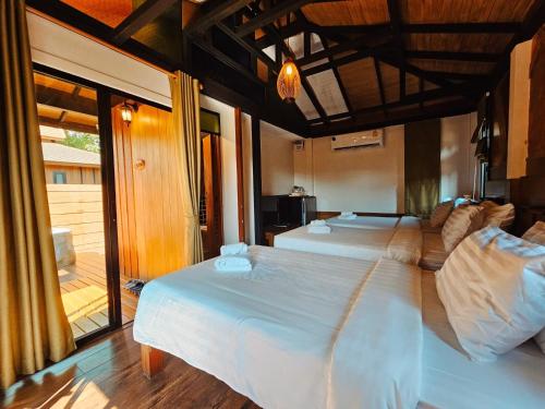r1 resort rajapruek chiangmai