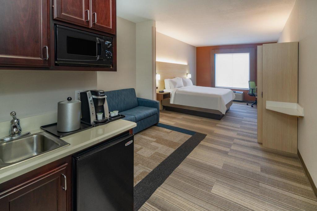 holiday inn express hotel and suites magee by ihg