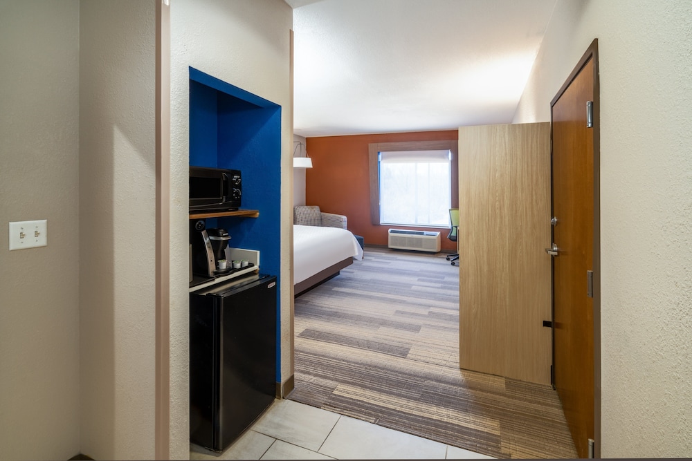 holiday inn express hotel and suites magee by ihg