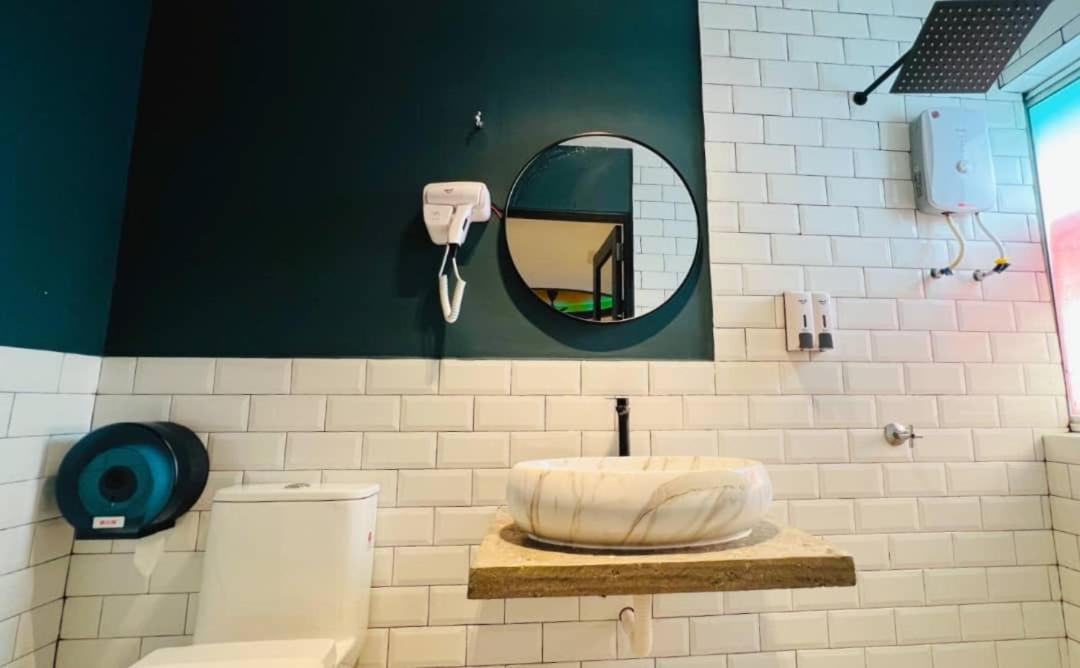 smile hotel balakong