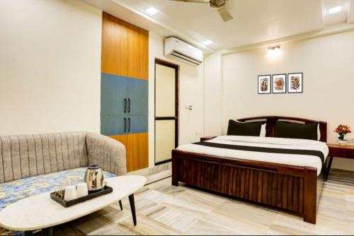 Holiday Out Hotel,,3 star